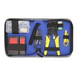 Gjør det selv kit. Lag din egen internettkabel